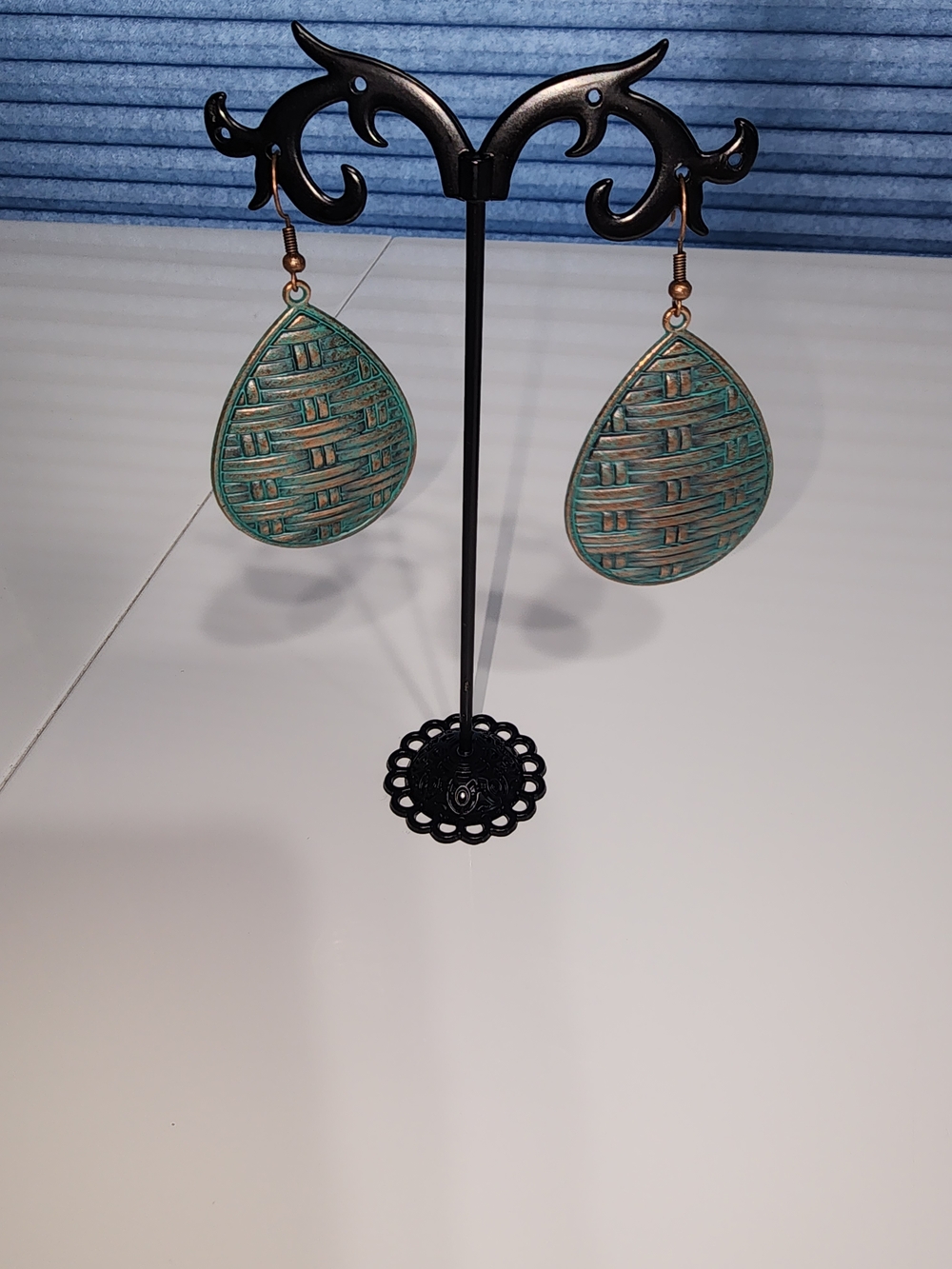 Teardrop Woven-Texture Patina Earrings - Green